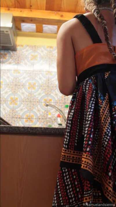 POV : I'm cooking dinner for you whilst also getting you ready for dessert