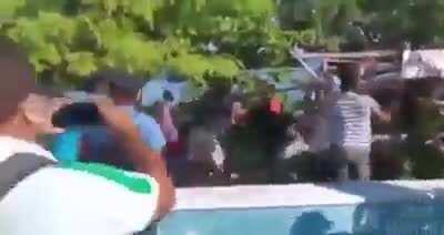 Pelea de pescadores en campeche por un tramo libre en el malecón.