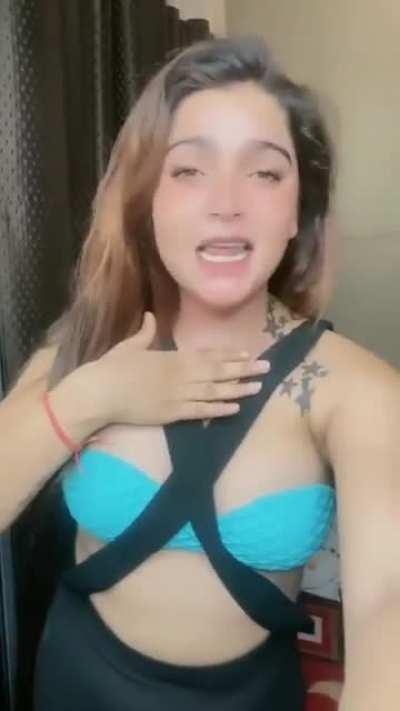 Trying for Hard Moves .💃🏻