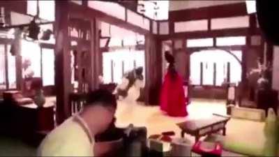 Two camera men to praise in this one. One for his quick zoom, showing all the action, the other for his strong head