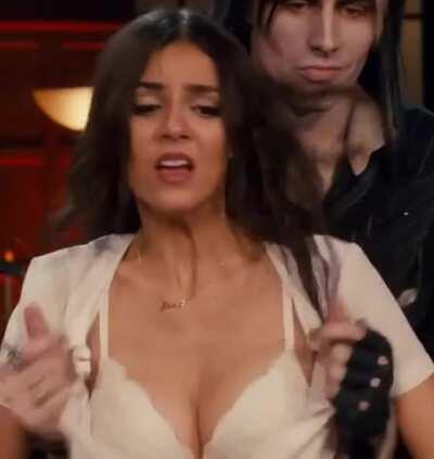 Victoria Justice getting her tits exposed before a gangbang