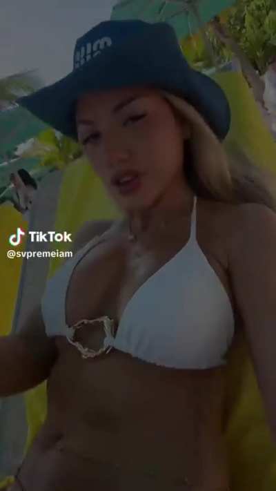 I love her Cuban curves