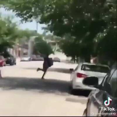 Baltimore police couldn&rsquo;t keep up with a man carrying a TV