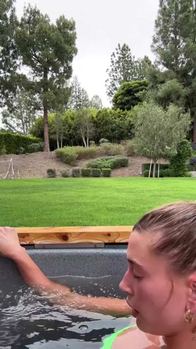 Hailey Baldwin Bieber