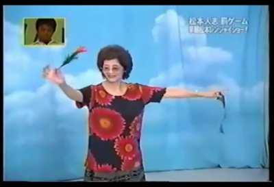 Matsumoto's mother perform magic tricks