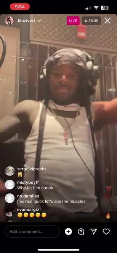 uzi just previewed this exquisite ass snippet. 🤵🏾