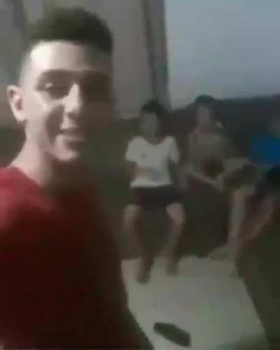 Quem da feliz da um grito