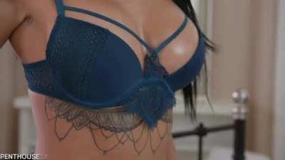 MILF Canela Skin and her Amazing Bubble Butt