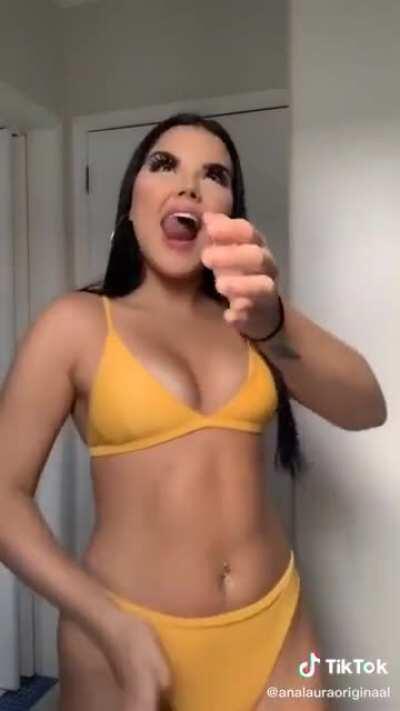 Definitely a thot but her face?😂 tf