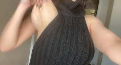 Pretty face & pretty titties