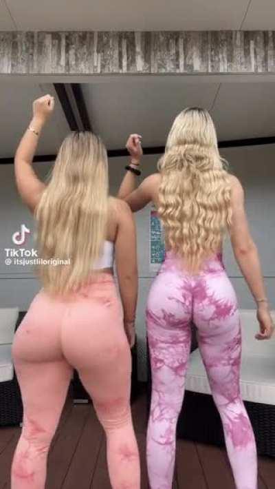 Left or right blonde? @itsjustliloriginal