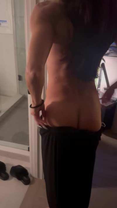 Take it off baby…..😋🔥🔥🔥