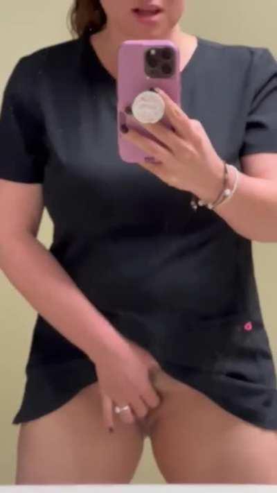 Got so turned on I had to go play with myself during break [F 39]