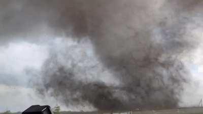 Storm chaser Nick Gorman captured an incredible tornado just now (April 26, 2024)