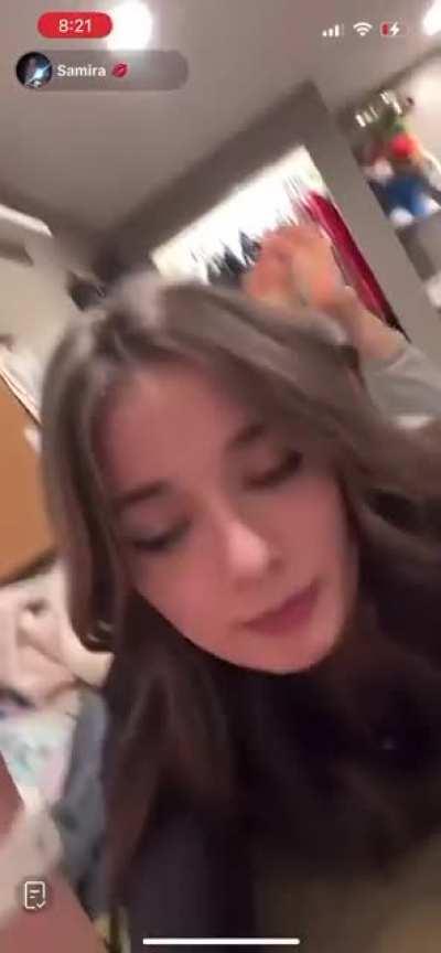 Sami/SmileyGaming Live Pose