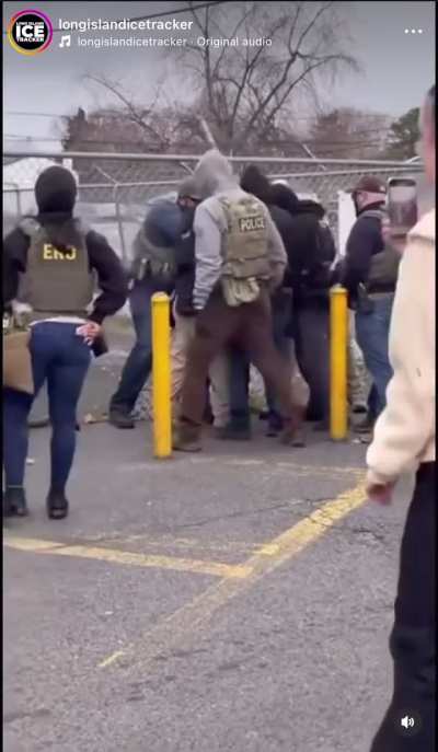 ICE in Brentwood, Long Island NY needed 10+ agents to abduct a man riding his bike to work (11/30/25)