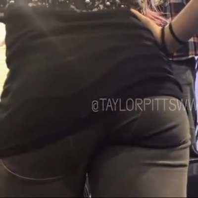 Alexa Bliss booty up close