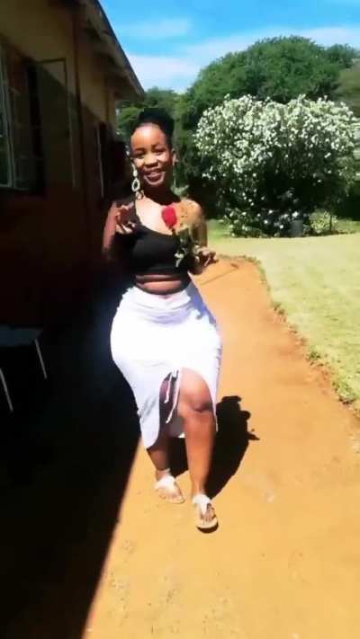 The shape of that booty 😍 [Masego]