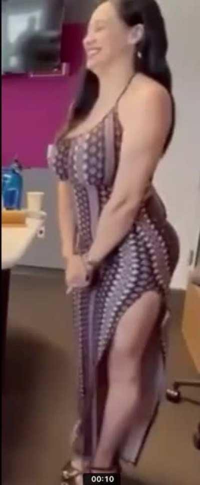 Ese bounce en slow motion ufff cómo rebotan y esas piernotas🥵😈