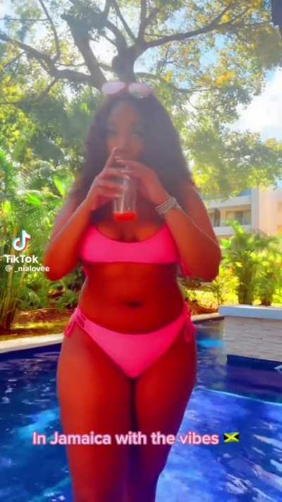 Thicka Dena Snicka 😍