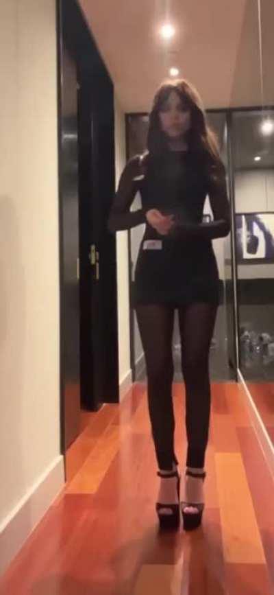 Beauty in black for Sao Paulo Comic Con