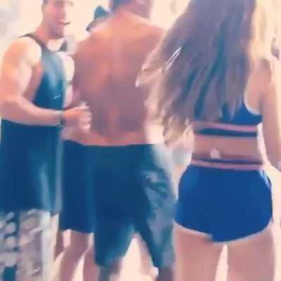 SELENA BUM GOT ME 🤤🤤