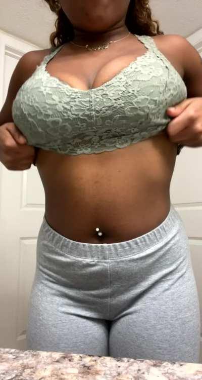 Would you jerk off to my nudes?