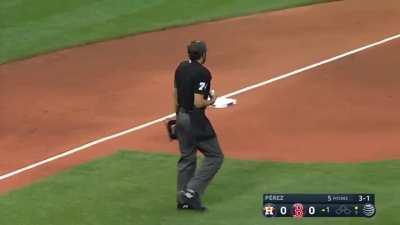 [Highlight] [Highlight] Correa hits what we think is a home run to make it 1-0 Astros in the 1st