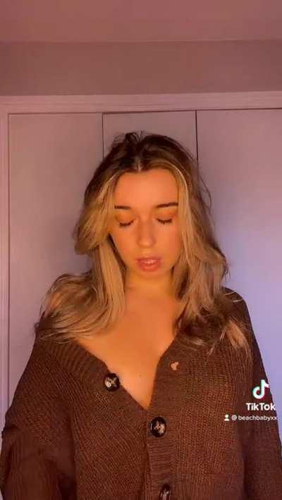 Naughty Angel 😍 Watch and go on the link in comments for full pack of her 👇