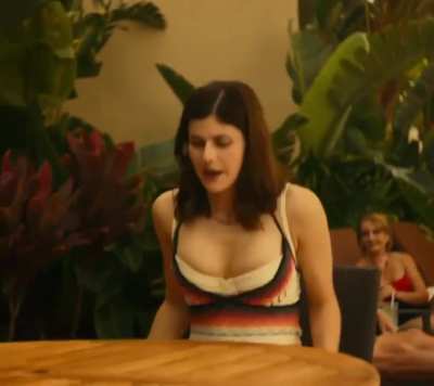 Alexandra Daddario in The White Lotus
