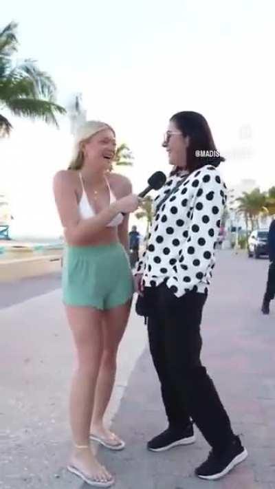 QUE PORRA É ESSA, VELHA?