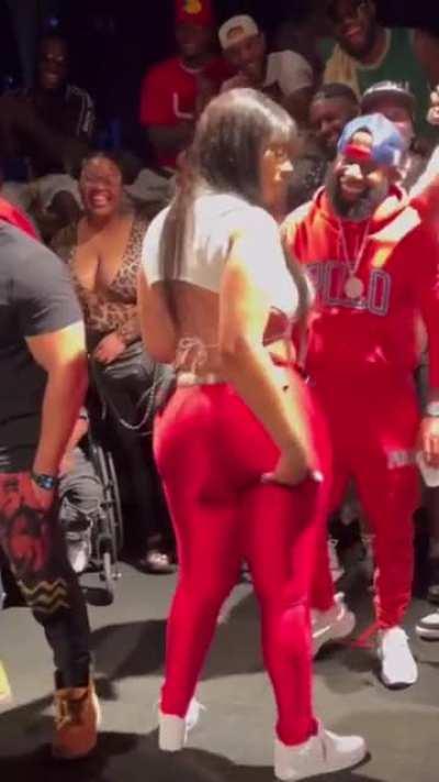 Nunu_nellz 😭😭😩😩