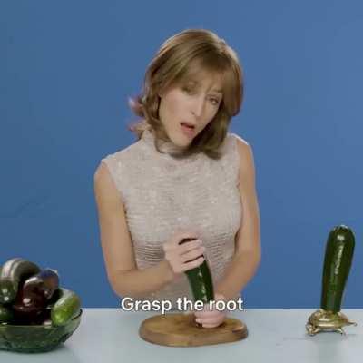 Gillian Anderson is clearly a Handjob expert