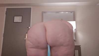 The juiciest pears are meant to be eaten