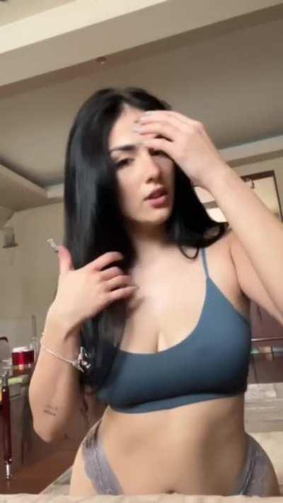milky tits need to be sucked on