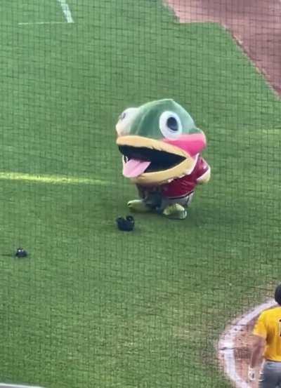 [Highlight] [highlight] At a MILB game Rainbow Mike Trout performs to Weird Al’s “Eat It”. Then eats a baseball player