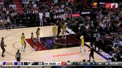 [Highlight] Jaime Jaquez Jr. rips the ball from Lebron James, Thomas Bryant gets the dunk on the other end