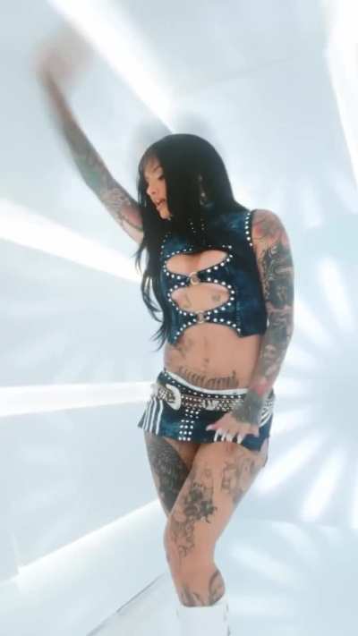 OUT THE WINDOW MV OUT NOOOWWWW!!!