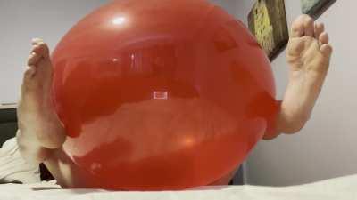 Trying to hold off cumming with my balloon! 🥵
