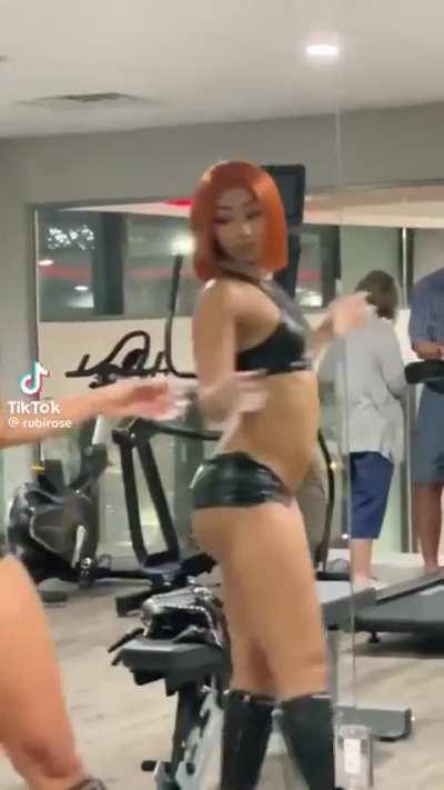 I don’t blame him 😅🤣