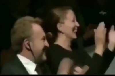 XOWPDKQLDLWODJQŞROANX ulan şu adam çok komik yav