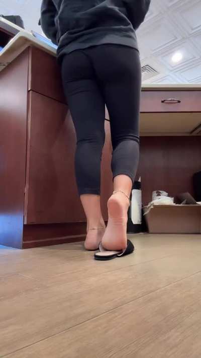 shoeplay on live - @queenxbellaa (2024-05-11)