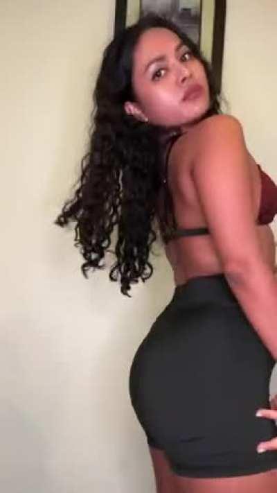 What’s your favorite food? Mine is a cream pie 🥧 🤫