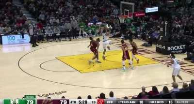 [Highlight] Evan Mobley with the incredible chase down block on Jayson Tatum