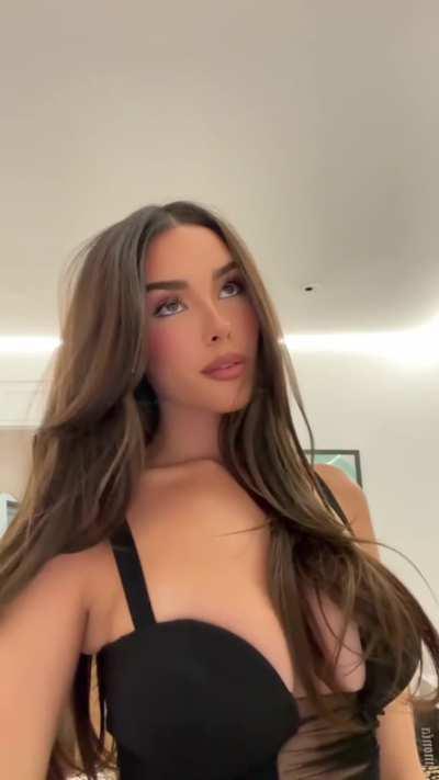 When I got myself FOSE swapped with Madison, you, her manager, were fucking mad. But a week later, we have to continue on with life, meaning I get to attend some fancy event in her body! You however, disapproved of my dress choice... 