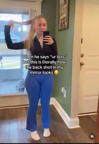 Big booty in tight blue pants