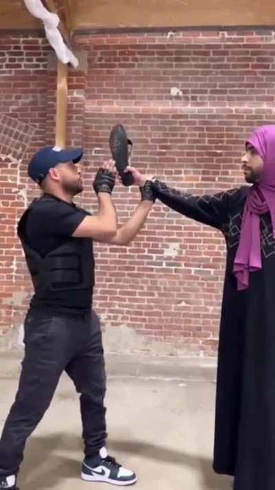 How to defend yourself againts a mom sandal