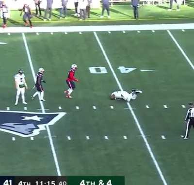 [Highlight] Matt Judon with a hard tackle on 4th down.