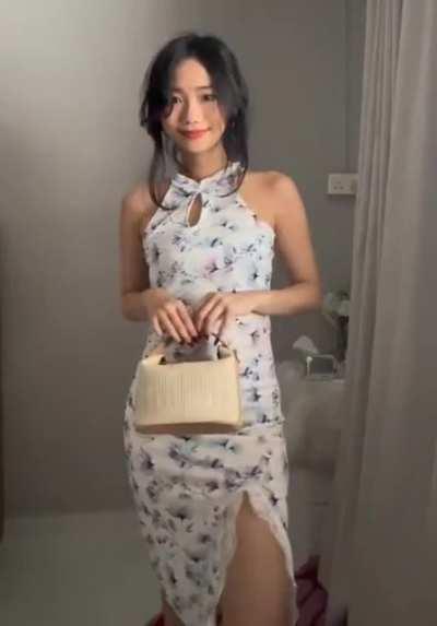 Looks like @ssiiyu's ready to be called by all the uncles into a quiet room to receive her hongbao 😈