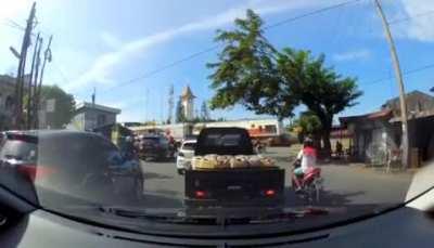 Dude Decided to Ignore Crossing Signals at Train Tracks, What Could Go Wrong?